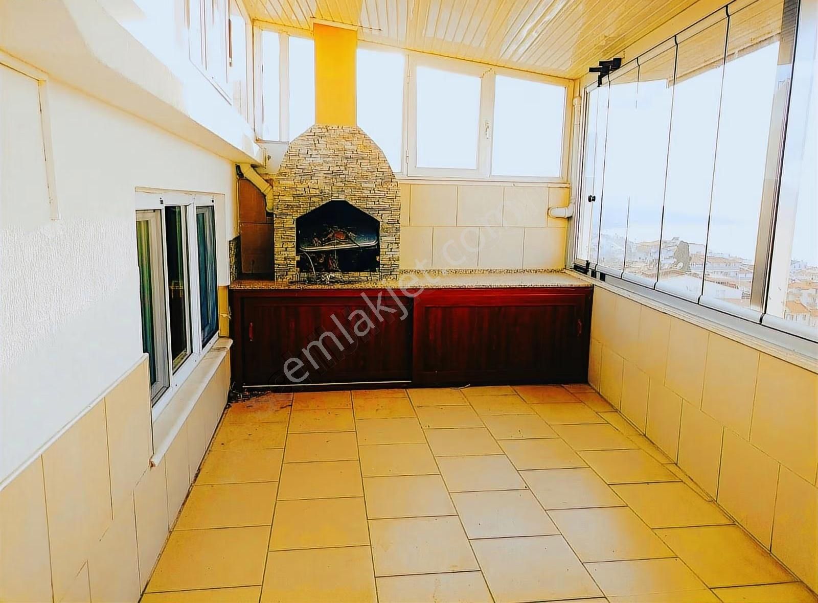 Eşsiz Panaromik Deniz Manzaralı Kiralık Çatı Dubleksi Daire - Görsel 11