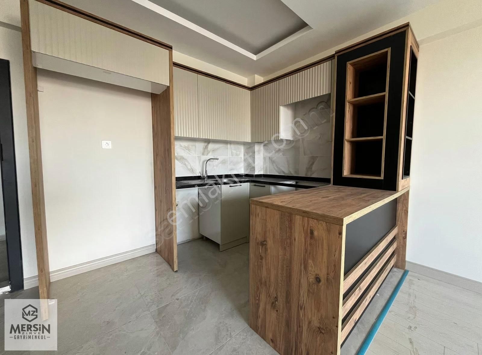 Seçkin Yaşam Alanında Deniz Manzaralı 1+1 Lüx Daire