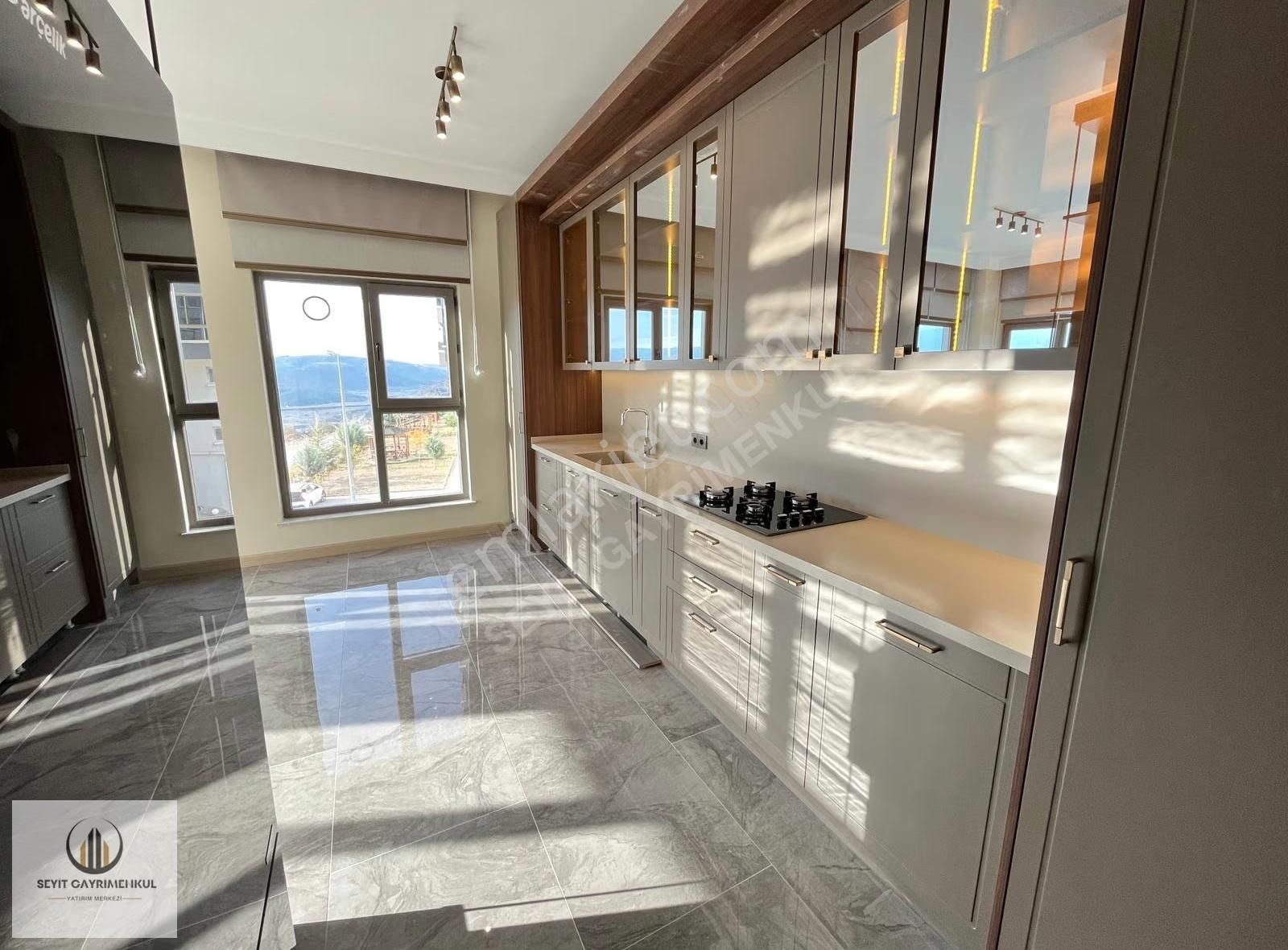 Bölgenin İncisi..!ege Mah.ultra Lüx Sıfır Sitede 1.kat Net 145m²
