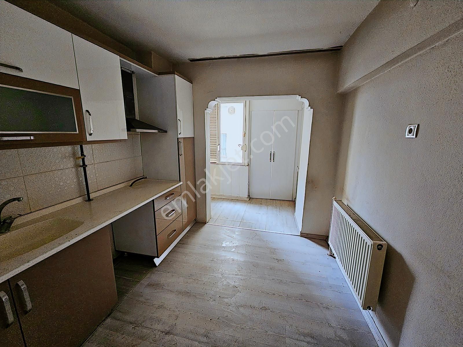 Meşrutiyet Mahallesi Kiralık 3+1 Doğalgazlı Önü Açık Ferah Daire - Görsel 13