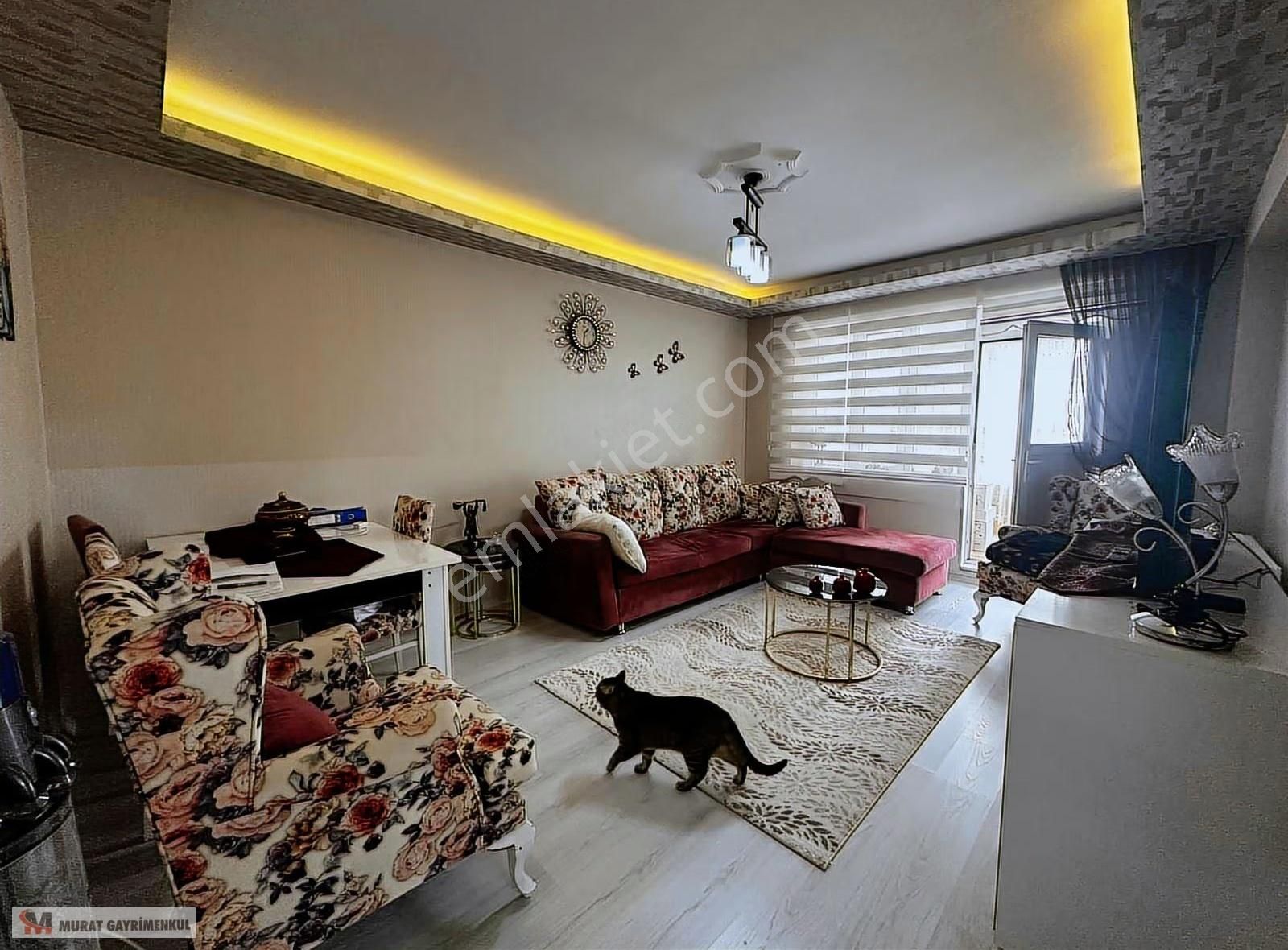 Kanunide Cadde Yakını Genç Binada Asansörlü Masrafsız 3+1