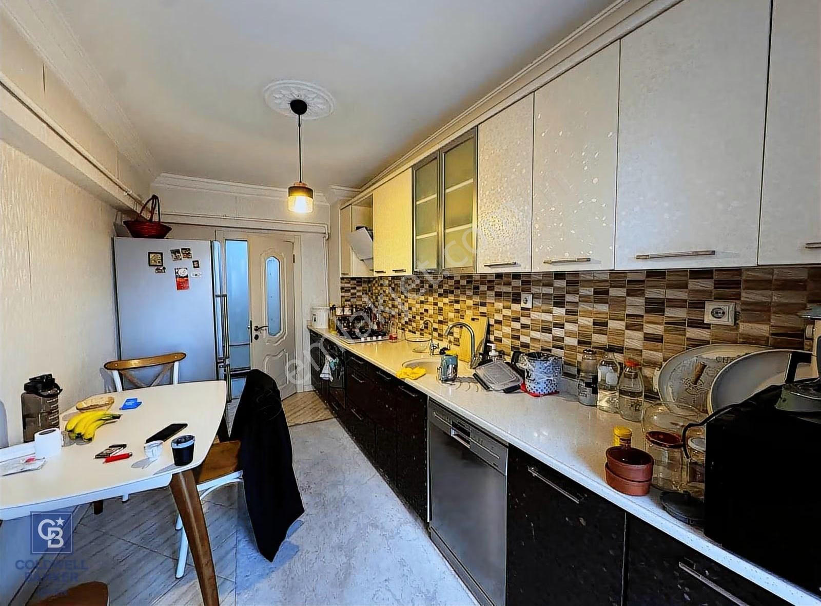 Fırsat!!! Serhat'ta Satılık 3+1 Arakat Yapılı Daire!