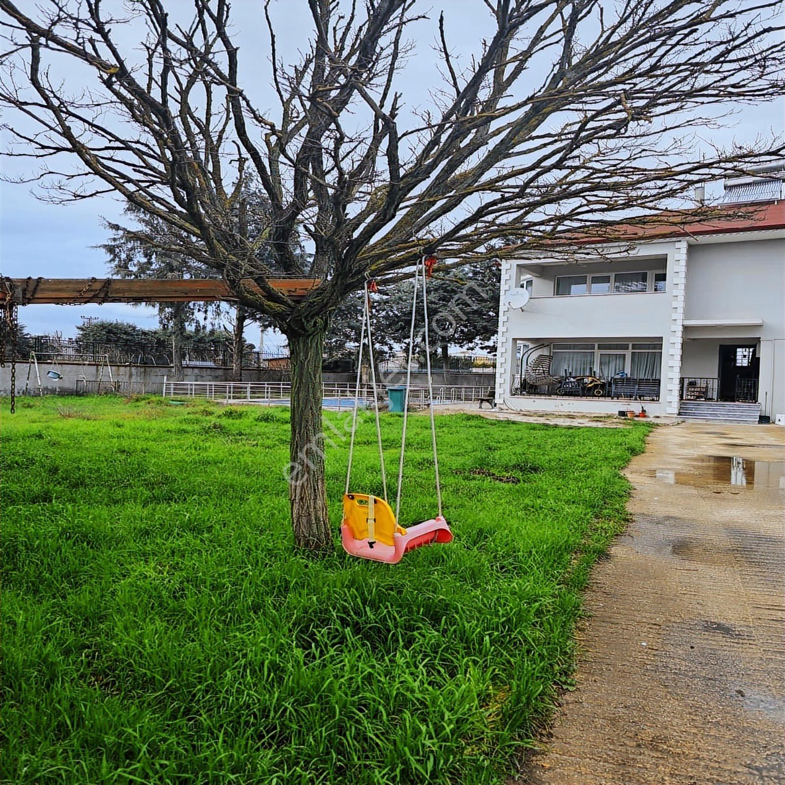 Çerkezköy Ambardere Villa Lar Bölgesinde 950m² Müstakil Villa