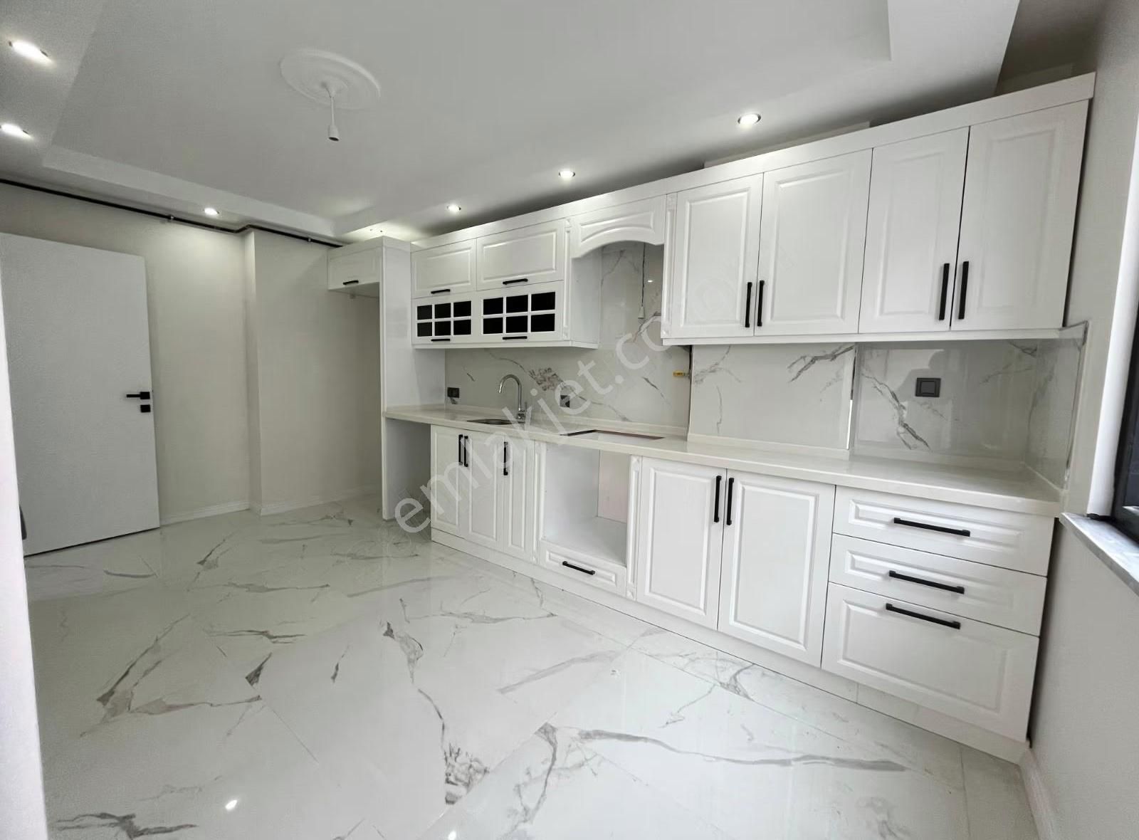 Denız Can Emlak Farabi Hastaneye Yakin Asansörlü Deniz Manzarali