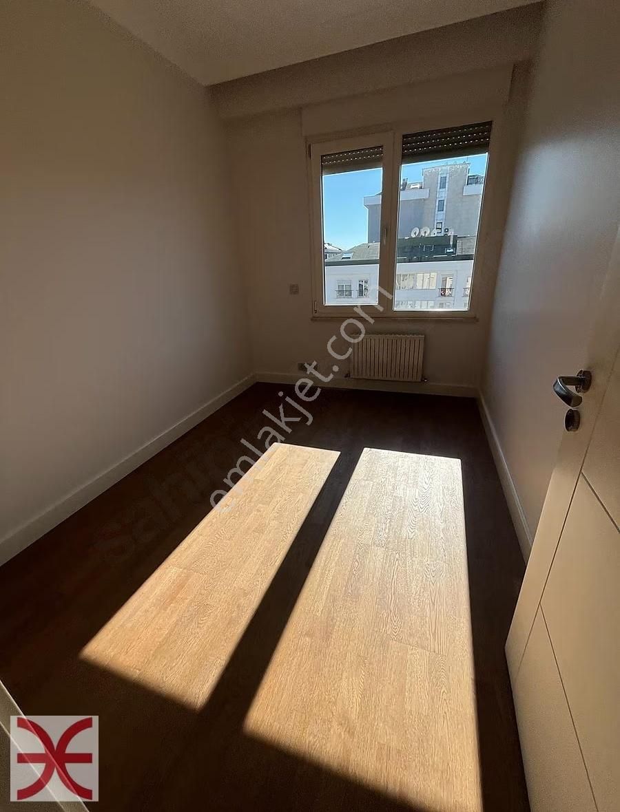 Caddebostan Sahil Ve Bağdatcaddesi Arasında Denizmanzaralı 3+1 - Görsel 15