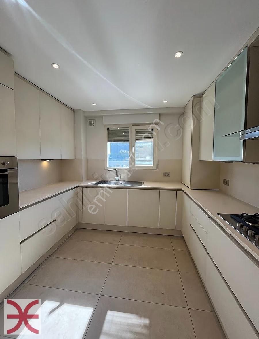 Caddebostan Sahil Ve Bağdatcaddesi Arasında Denizmanzaralı 3+1 - Görsel 18