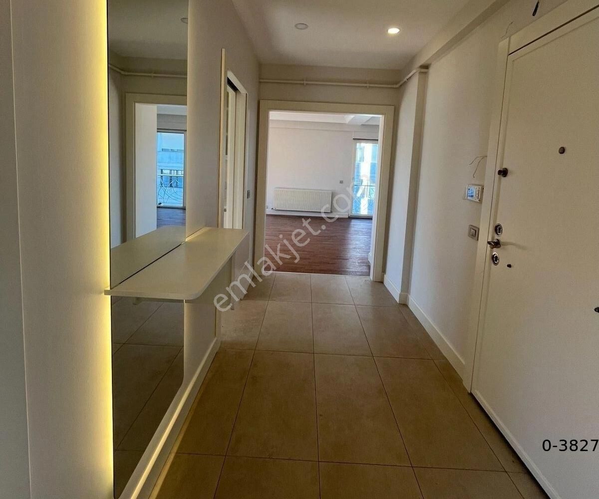 Caddebostan Sahil Ve Bağdat Caddesi Arasında Deniz Manzaralı 3+1 Katta Tek Satılık Daire. - Görsel 4