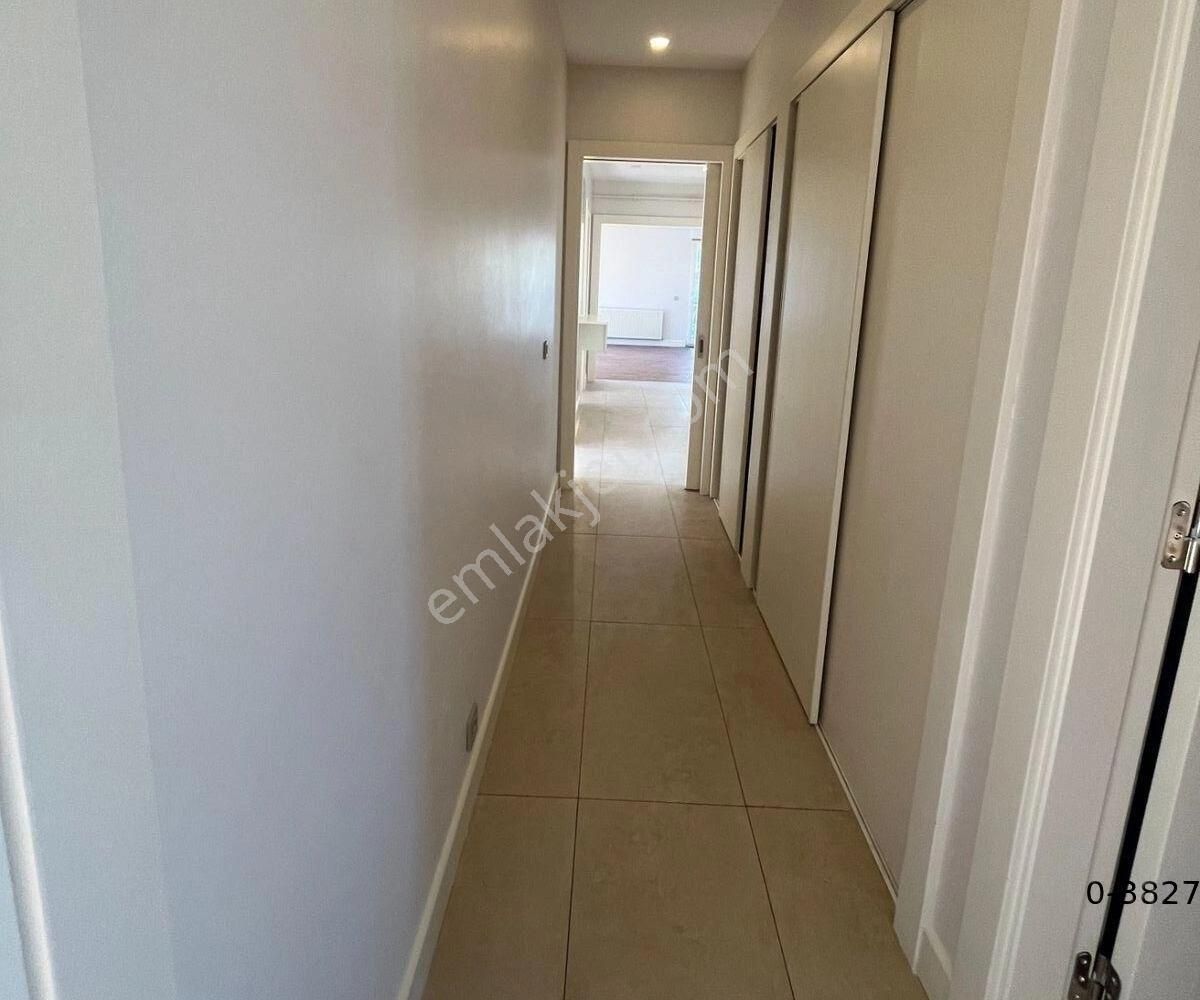 Caddebostan Sahil Ve Bağdat Caddesi Arasında Deniz Manzaralı 3+1 Katta Tek Satılık Daire. - Görsel 24