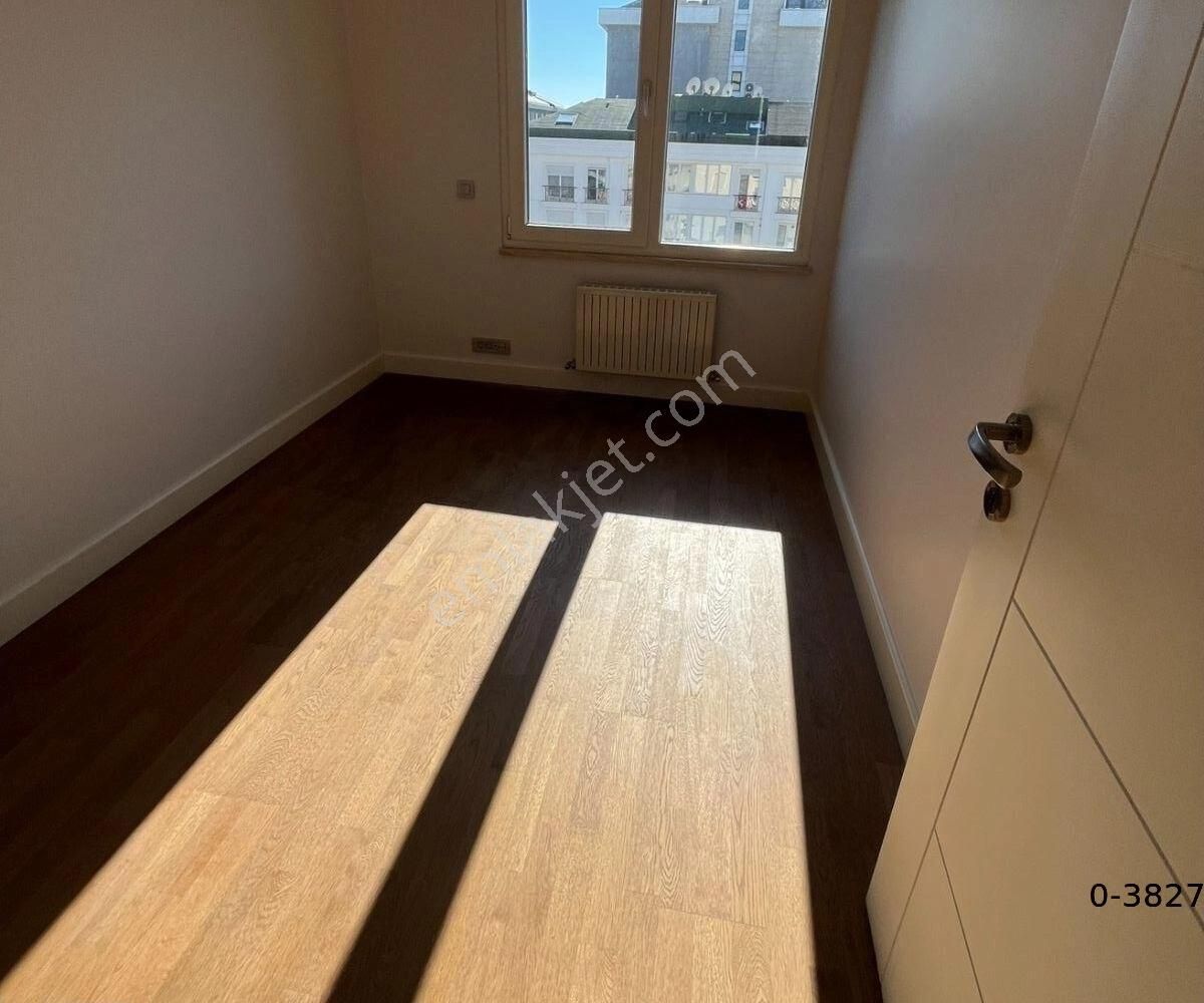 Caddebostan Sahil Ve Bağdat Caddesi Arasında Deniz Manzaralı 3+1 Katta Tek Satılık Daire. - Görsel 10