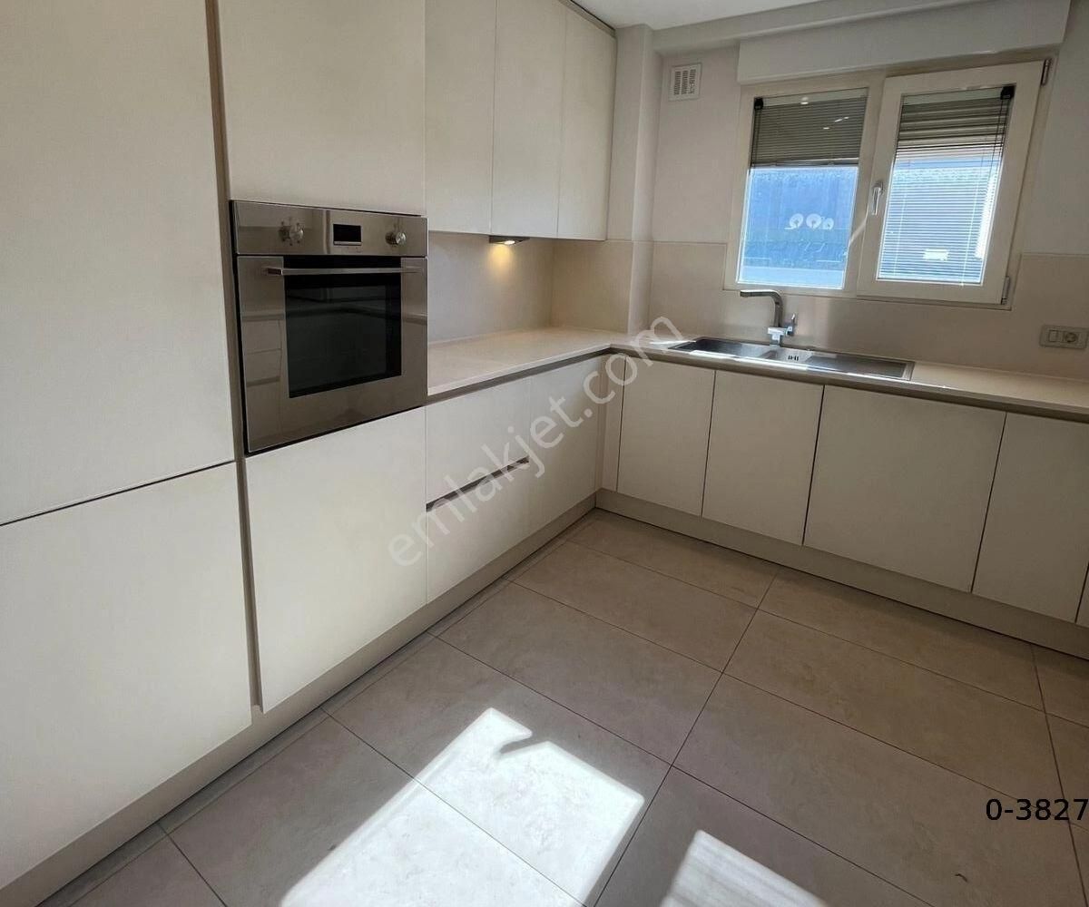 Caddebostan Sahil Ve Bağdat Caddesi Arasında Deniz Manzaralı 3+1 Katta Tek Satılık Daire. - Görsel 28