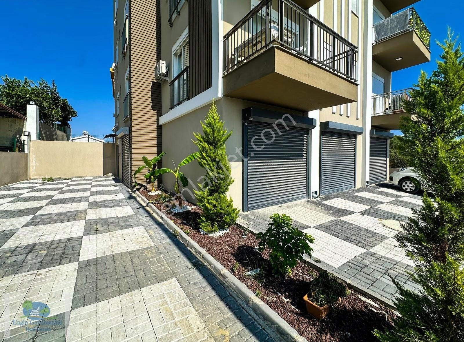 Ebeveyn Banyolu Giyinme Odalı Özel Garajlı Daire
