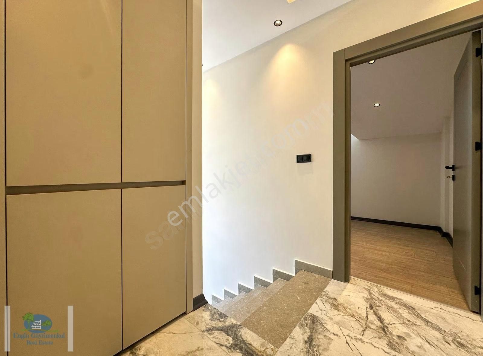 Ebeveyn Banyolu Giyinme Odalı Özel Garajlı Daire - Görsel 15