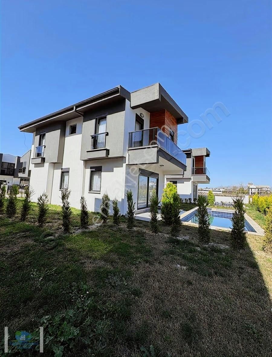 Evrensekide Müstakil 3+1 Havuzlu Satılık Sıfır Villa