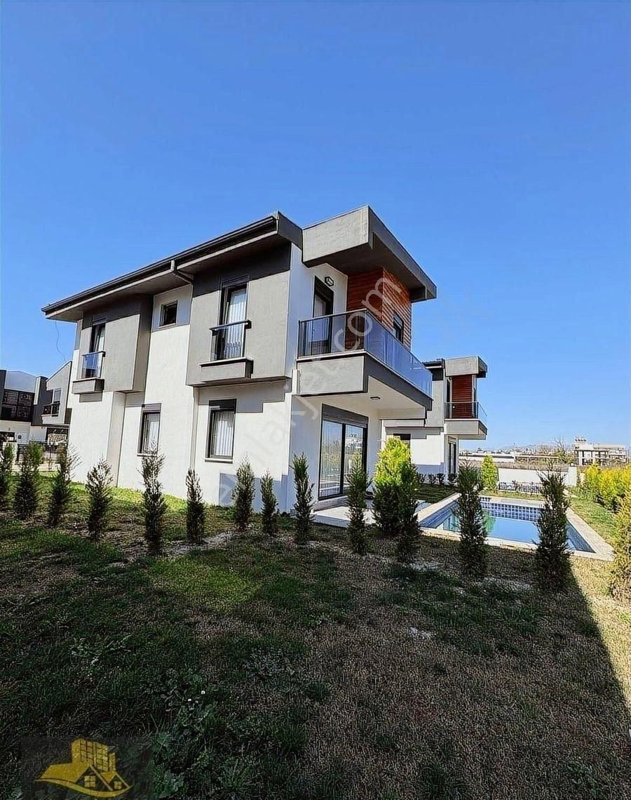 Evrensekide Müstakil 3+1 Havuzlu Satılık Sıfır Villa