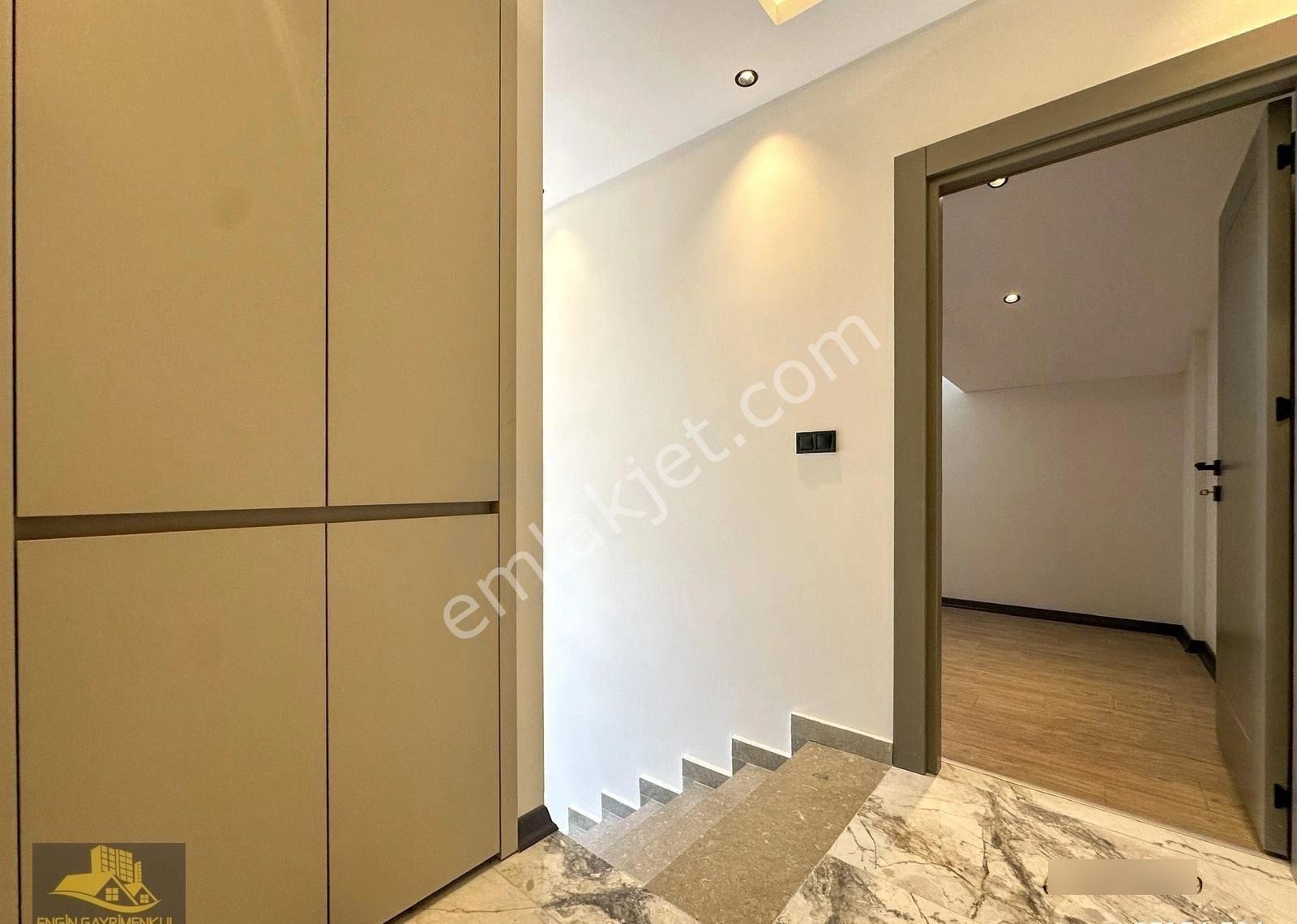 Ebeveyn Banyolu Giyinme Odalı Özel Garajlı Daire - Görsel 8