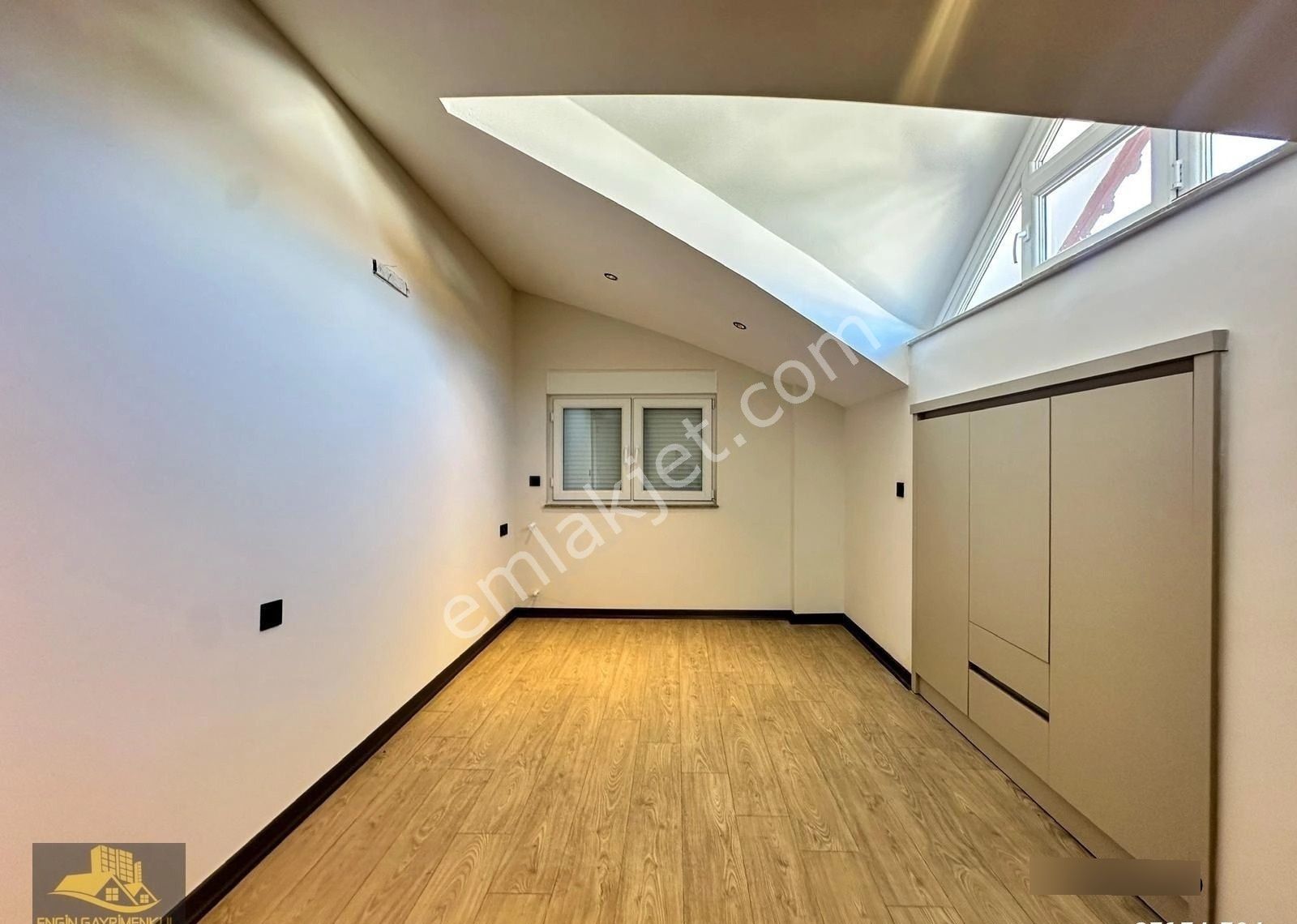Ebeveyn Banyolu Giyinme Odalı Özel Garajlı Daire - Görsel 24