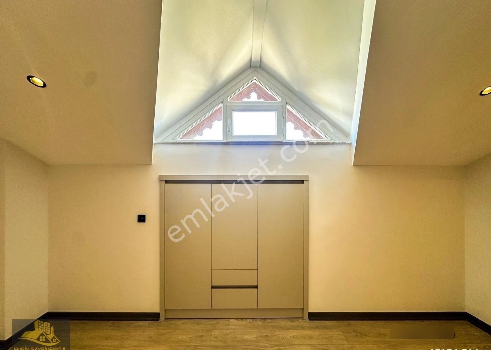 Ebeveyn Banyolu Giyinme Odalı Özel Garajlı Daire - Görsel 11