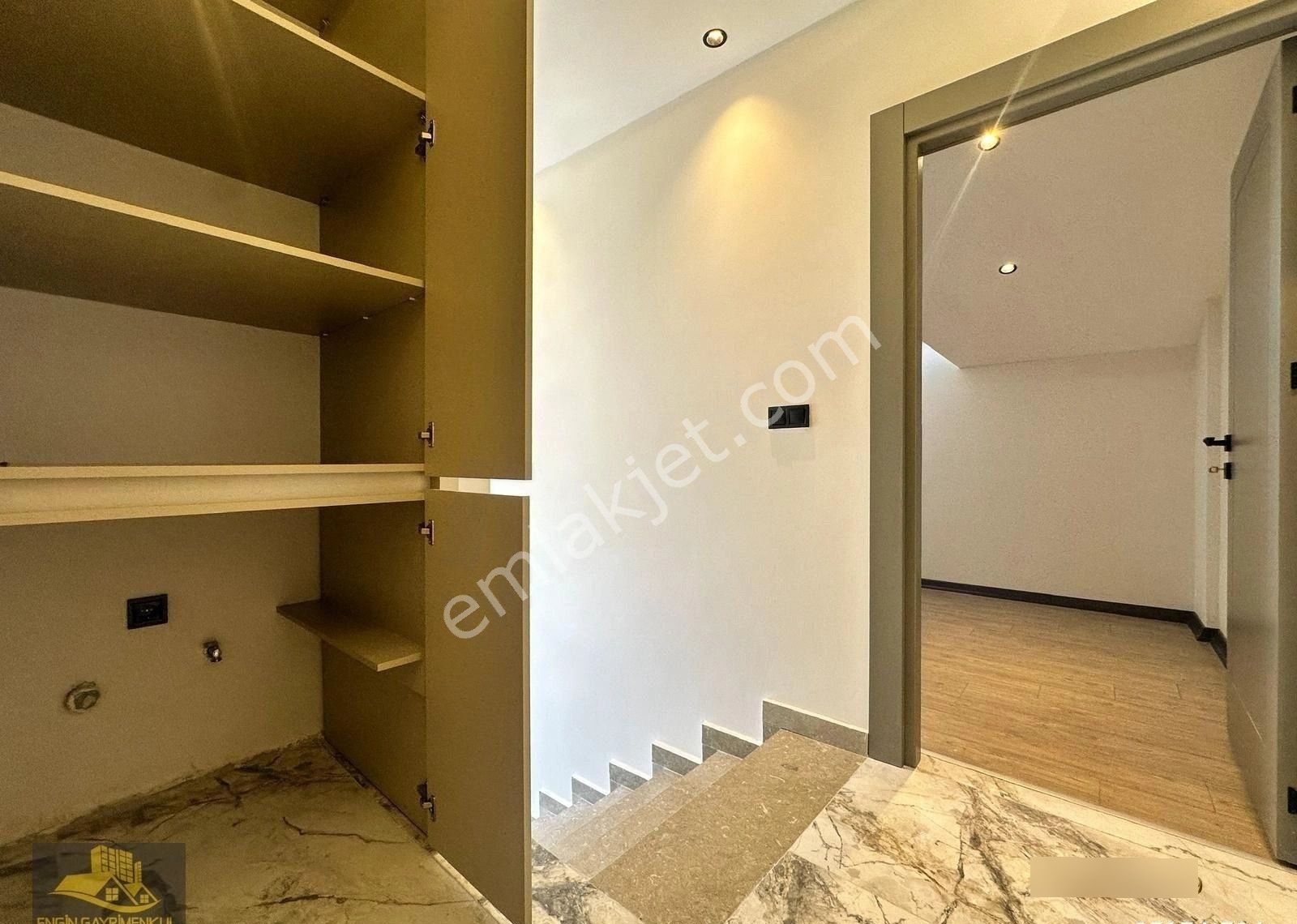 Ebeveyn Banyolu Giyinme Odalı Özel Garajlı Daire - Görsel 22