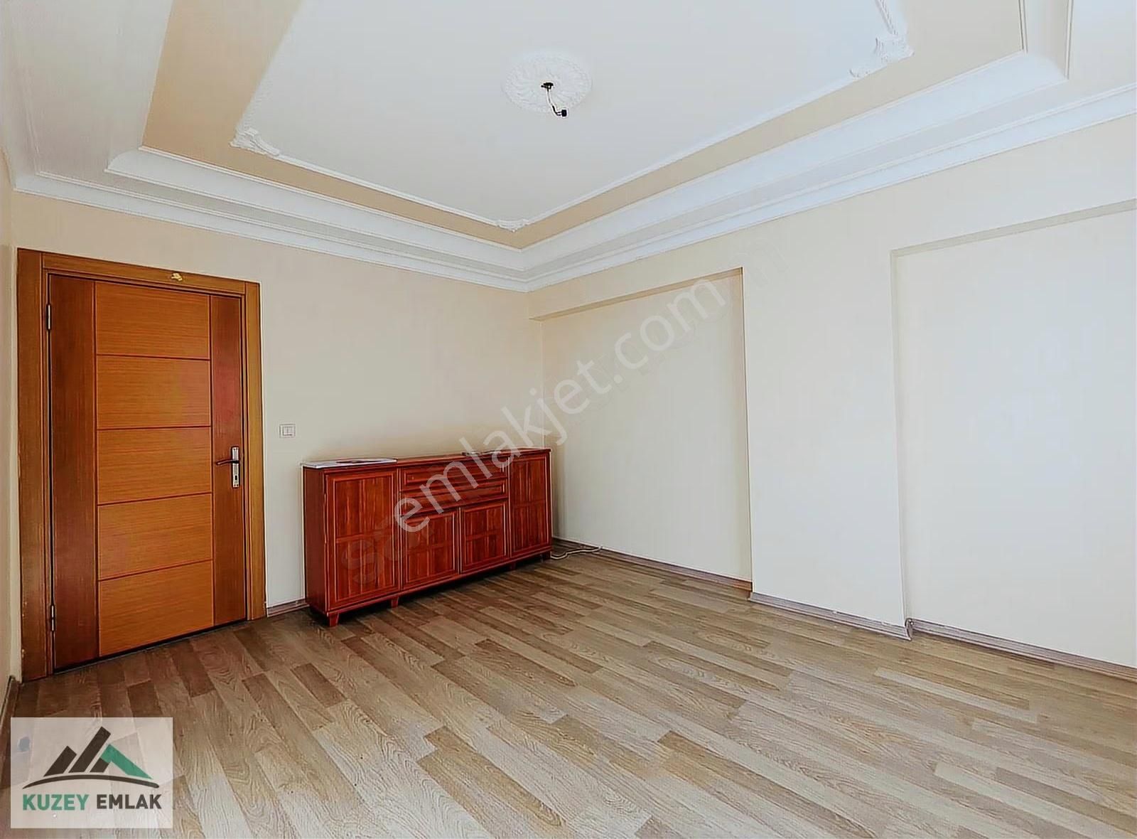 Kuzey Emlak'tan Caddeye Yakın Ara Kat Ön Cephe Geniş 3+1 Daire - Görsel 17