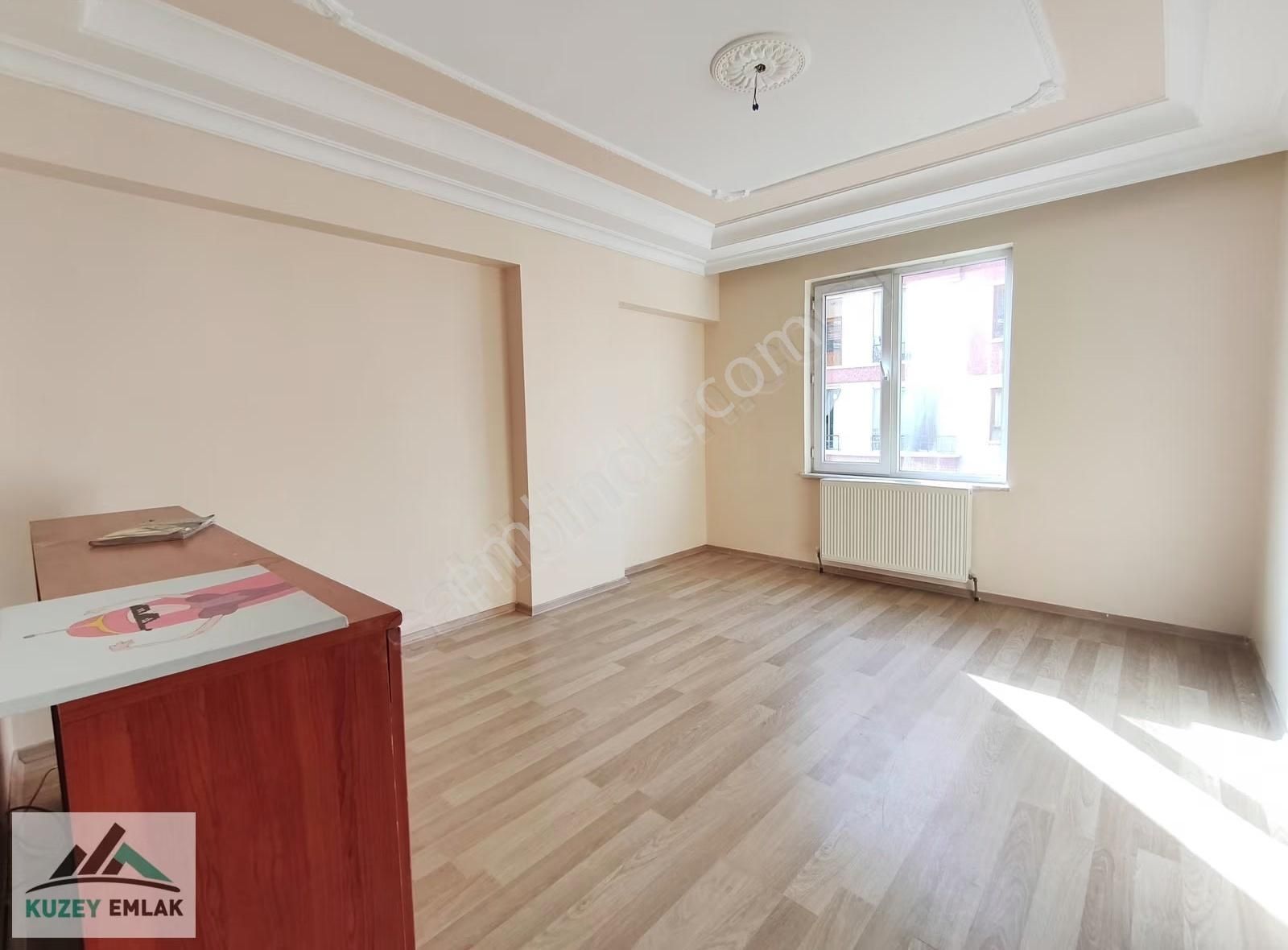 Kuzey Emlak'tan Caddeye Yakın Ara Kat Ön Cephe Geniş 3+1 Daire - Görsel 11