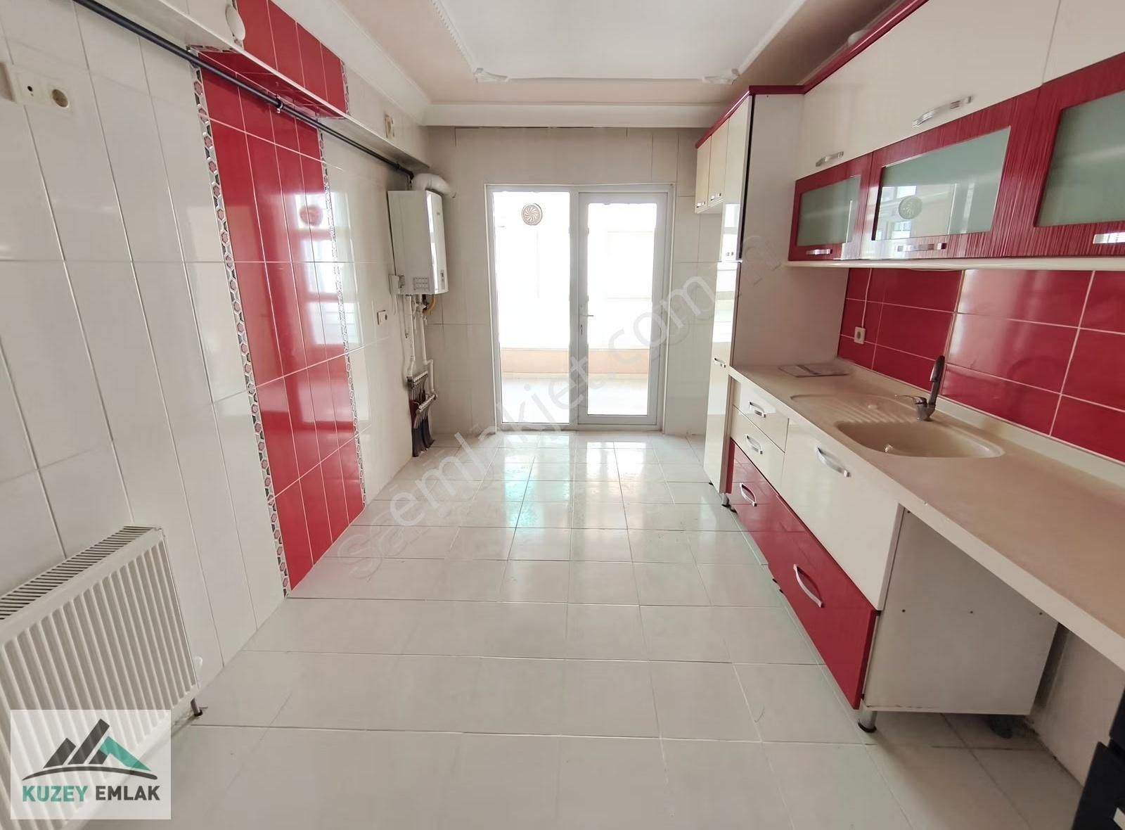 Kuzey Emlak'tan Caddeye Yakın Ara Kat Ön Cephe Geniş 3+1 Daire - Görsel 27