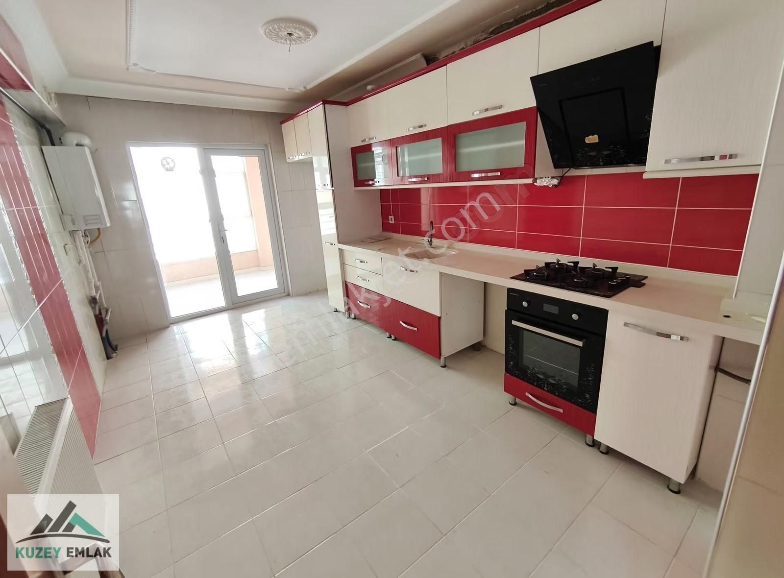 Kuzey Emlak'tan Caddeye Yakın Ara Kat Ön Cephe Geniş 3+1 Daire - Görsel 4