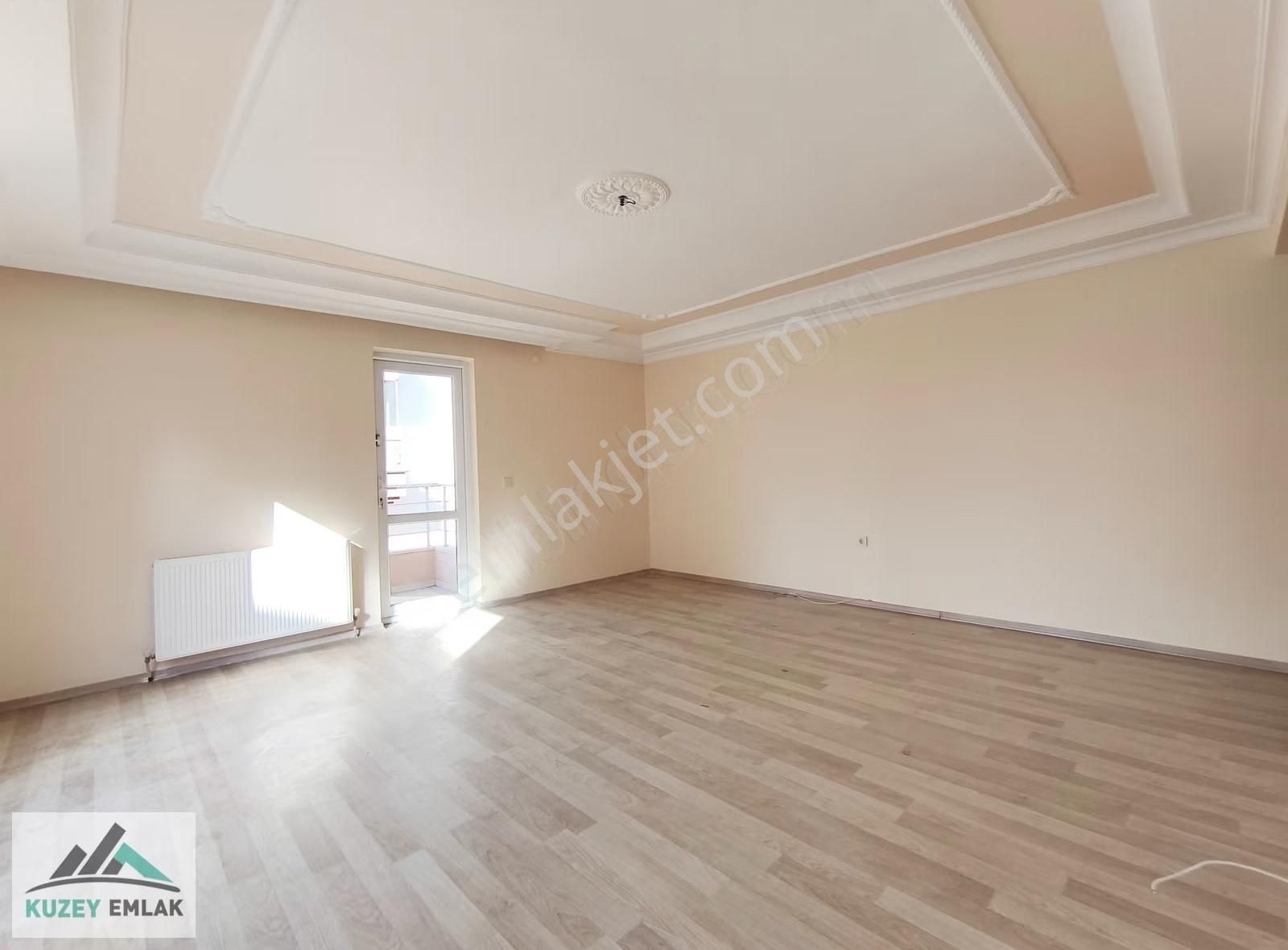 Kuzey Emlak'tan Caddeye Yakın Ara Kat Ön Cephe Geniş 3+1 Daire - Görsel 13