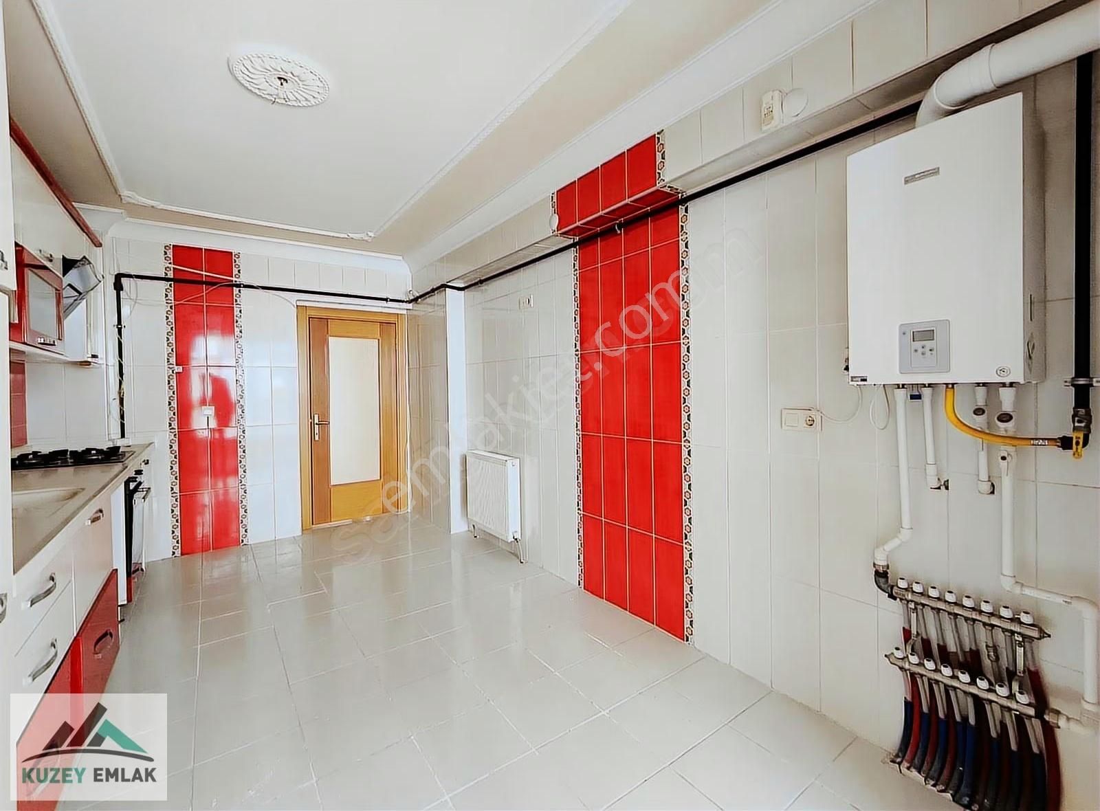 Kuzey Emlak'tan Caddeye Yakın Ara Kat Ön Cephe Geniş 3+1 Daire - Görsel 18