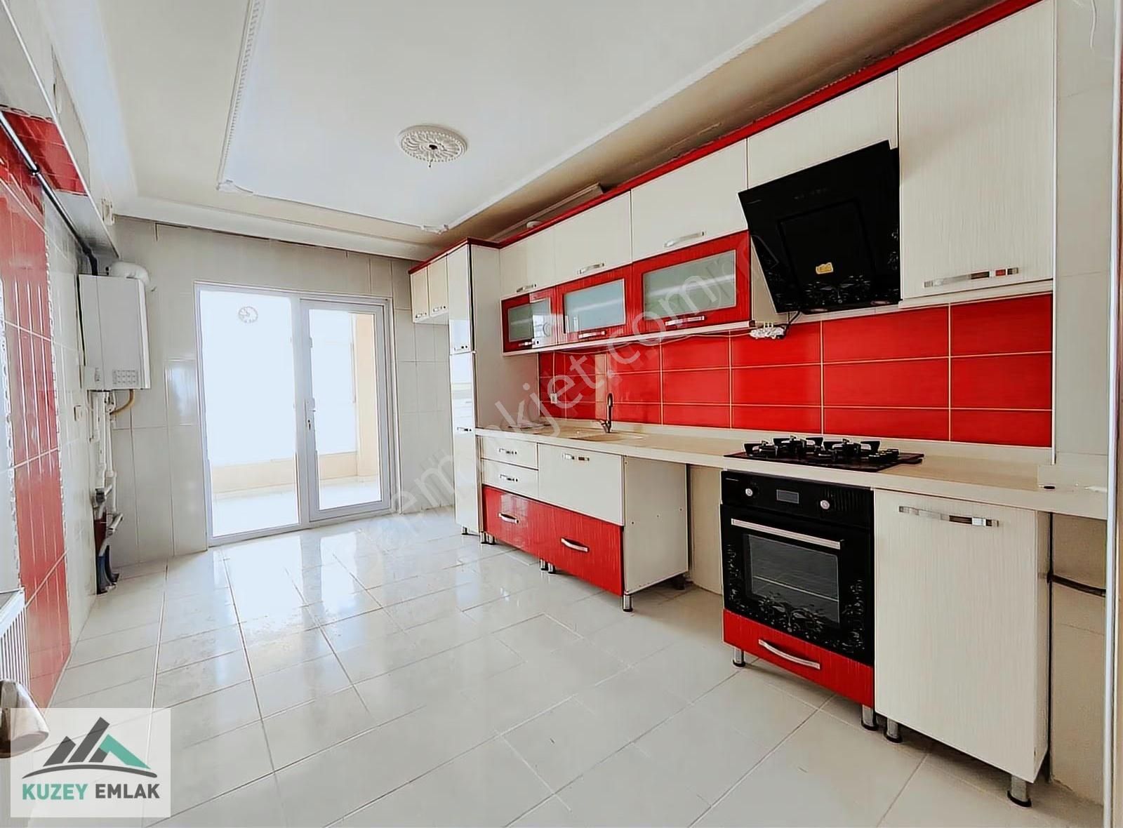 Kuzey Emlak'tan Caddeye Yakın Ara Kat Ön Cephe Geniş 3+1 Daire - Görsel 24