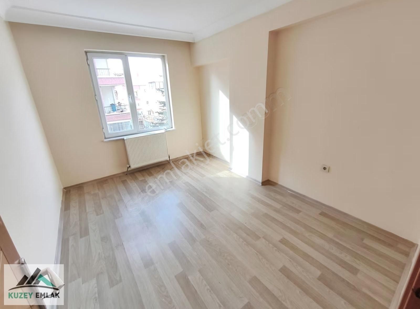 Kuzey Emlak'tan Caddeye Yakın Ara Kat Ön Cephe Geniş 3+1 Daire - Görsel 5