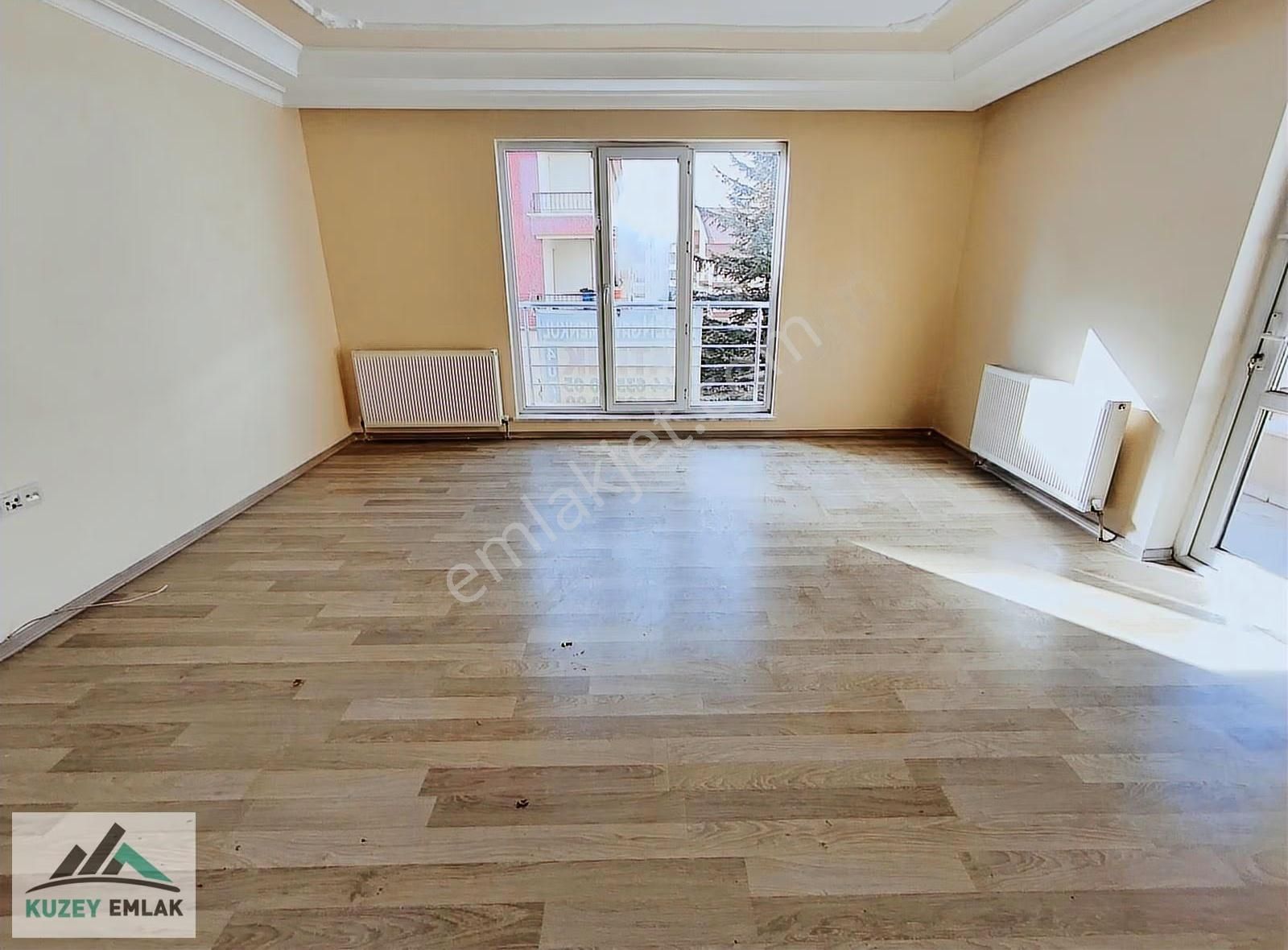 Kuzey Emlak'tan Caddeye Yakın Ara Kat Ön Cephe Geniş 3+1 Daire - Görsel 22