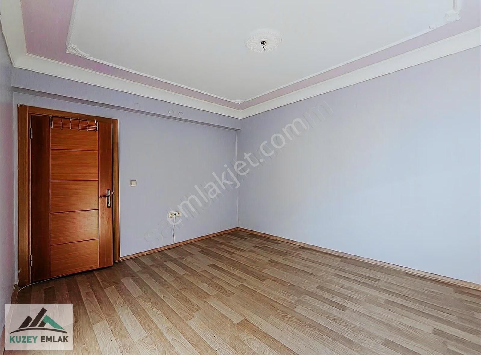 Kuzey Emlak'tan Caddeye Yakın Ara Kat Ön Cephe Geniş 3+1 Daire - Görsel 12