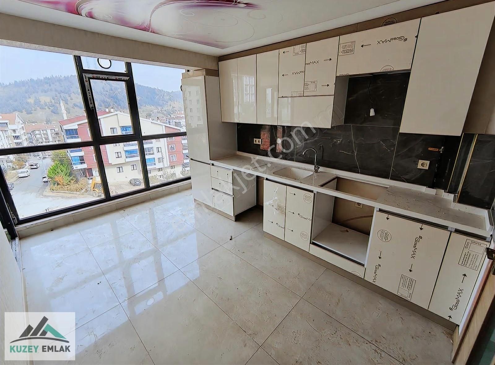 Kuzey Emlak'tan Manzaralı Cadde Üzeri Full Yapılı Lüks 3+1 Daire - Görsel 6