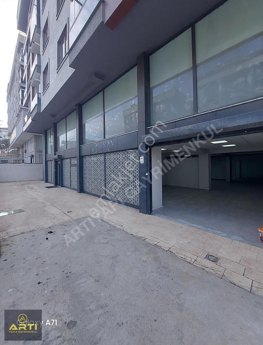 Beylikdüzü Osb Ve Caddeye Yakın 450 M2 Düz Giriş Kiralık Dükkan