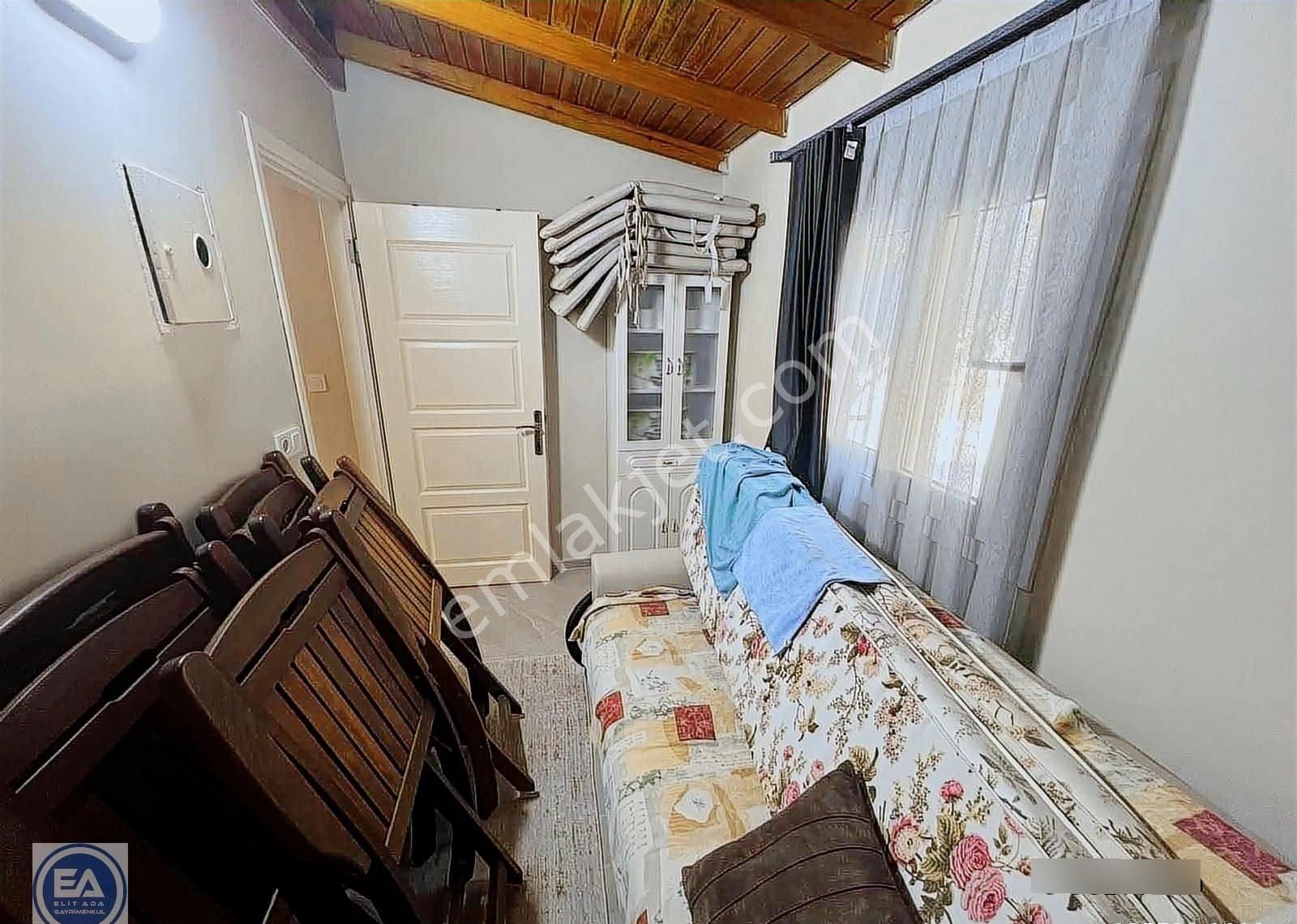 Kuşadası'nda Havuzlu Site İçinde Bahçeli Satılık Yazlık - Görsel 3