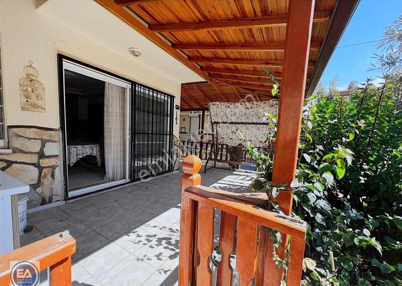 Kuşadası'nda Havuzlu Site İçinde Bahçeli Satılık Yazlık - Görsel 2