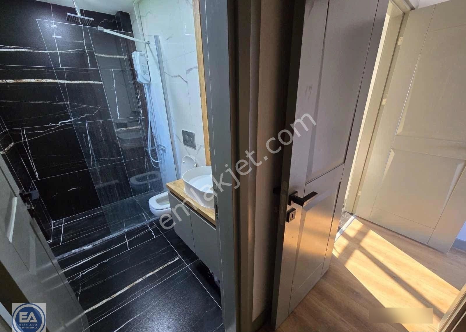 Kuşadası Soğucakta Deniz Manzaralı 6+1 Özel Havuzlu Villa - Görsel 7
