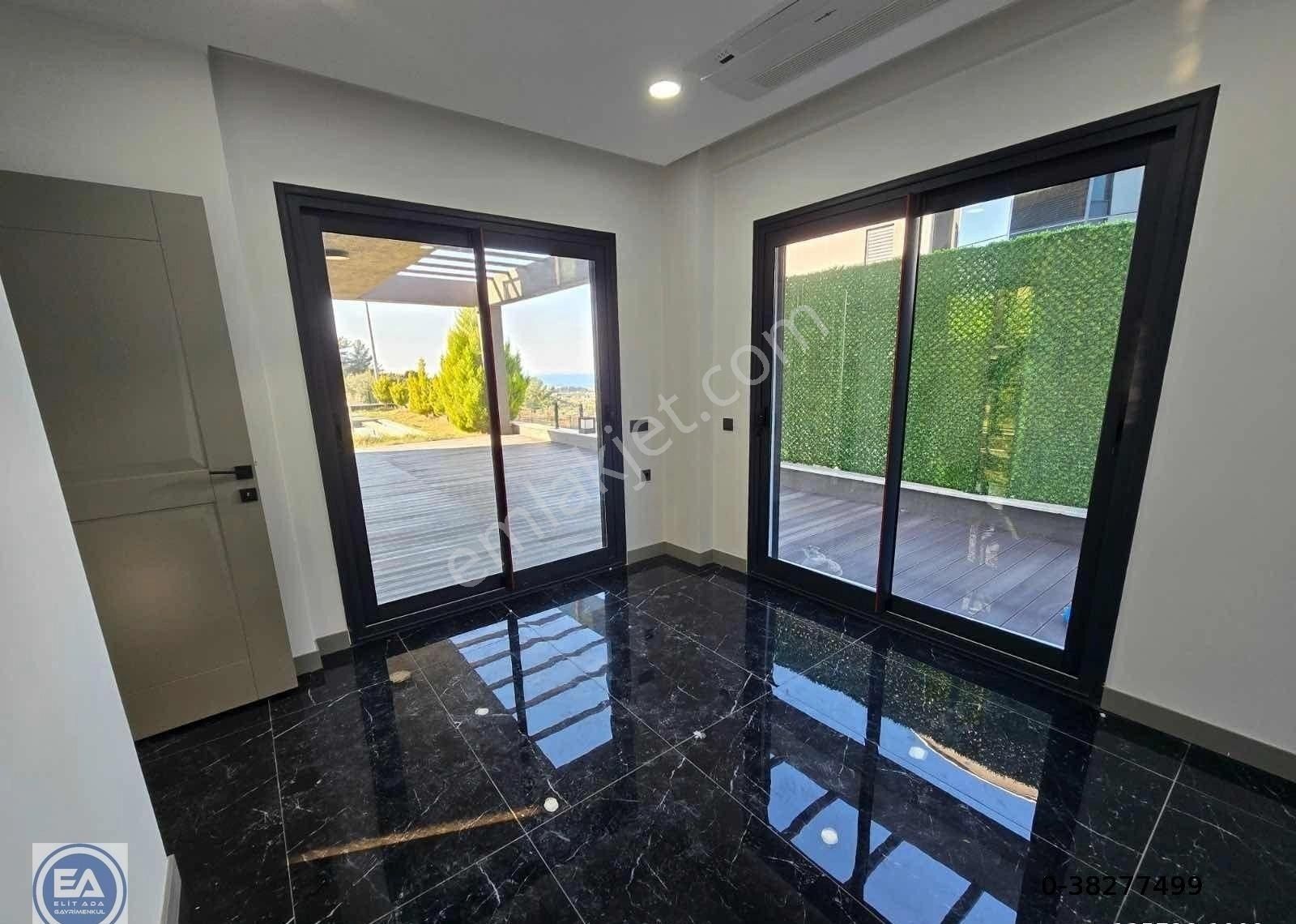 Kuşadası Soğucakta Deniz Manzaralı 6+1 Özel Havuzlu Villa - Görsel 10