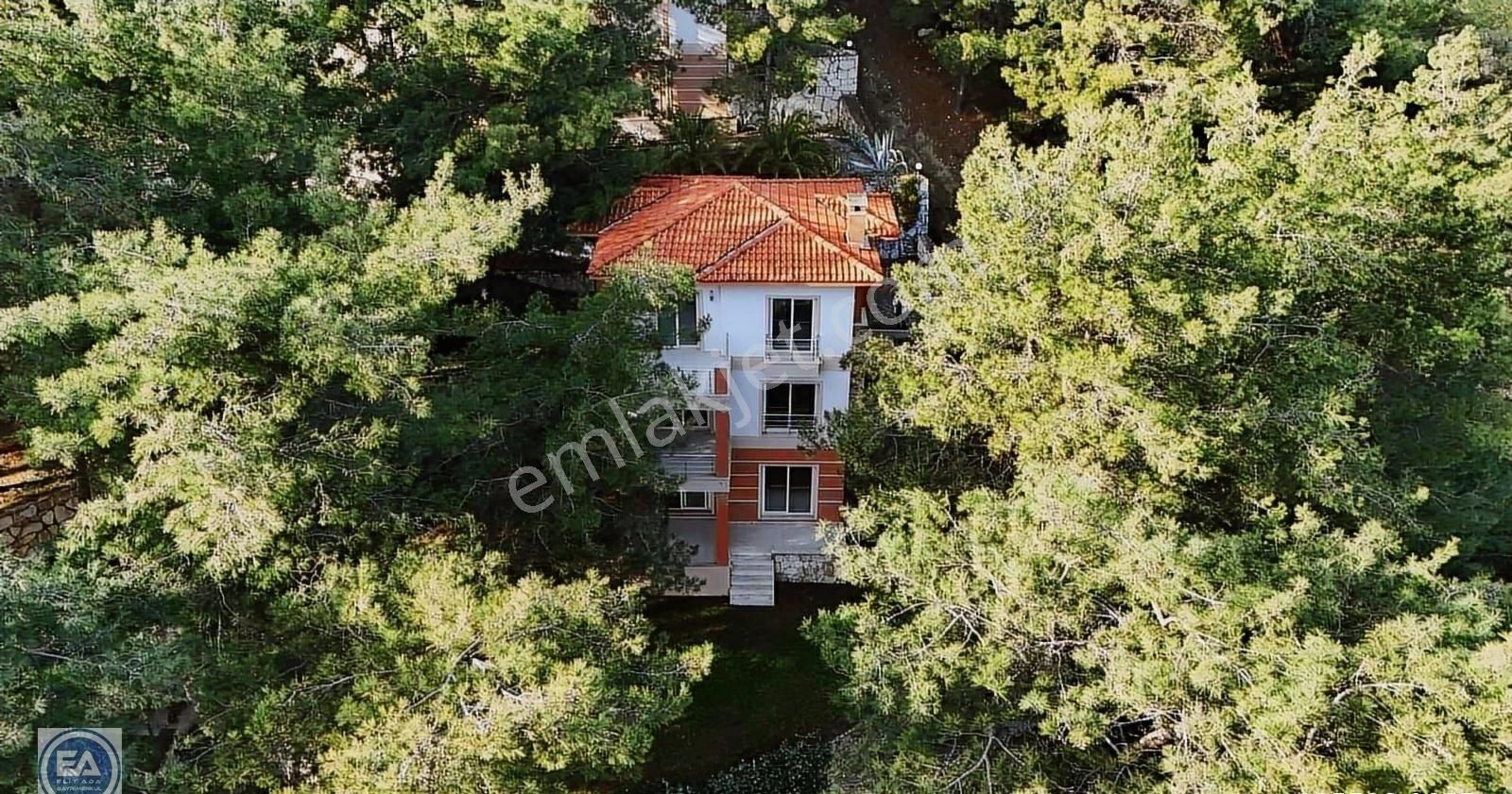 Kuşadası Soğucakta Doğa İle İç İçe 4+2 Geniş Bahçeli Villa - Görsel 5