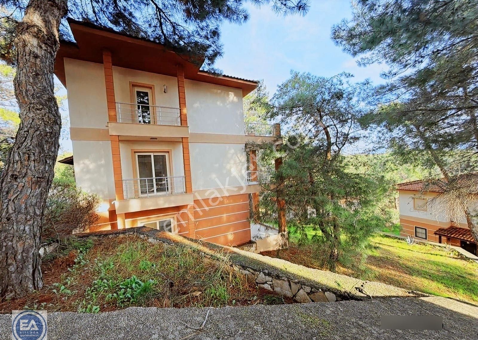 Kuşadası Soğucakta Doğa İle İç İçe 4+2 Geniş Bahçeli Villa - Görsel 24