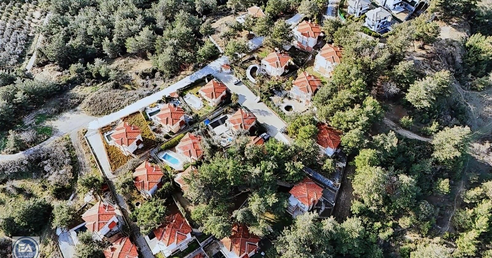 Kuşadası Soğucakta Doğa İle İç İçe 4+2 Geniş Bahçeli Villa - Görsel 19