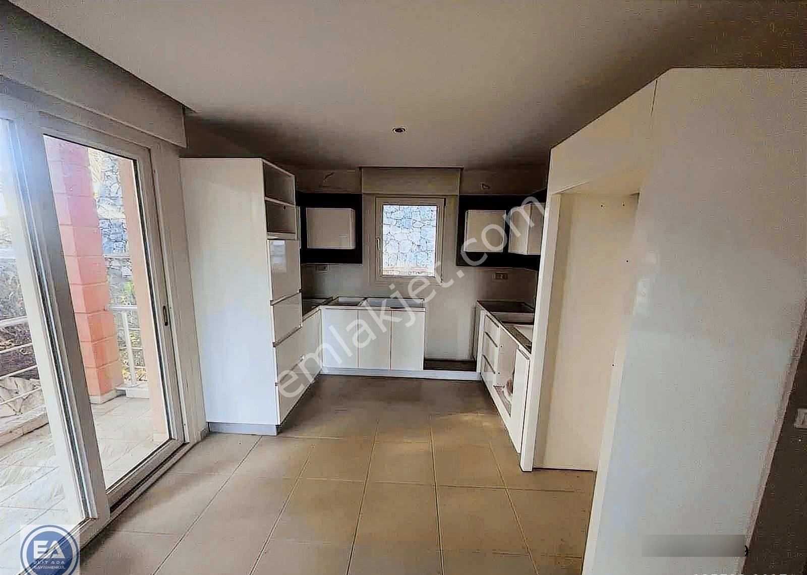 Kuşadası Soğucakta Doğa İle İç İçe 4+2 Geniş Bahçeli Villa - Görsel 3
