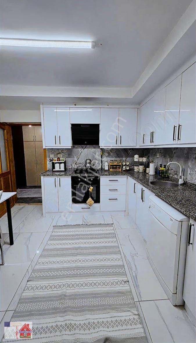 Gültepe'de Tribleks 6+1 Müstakil Bina - Görsel 17