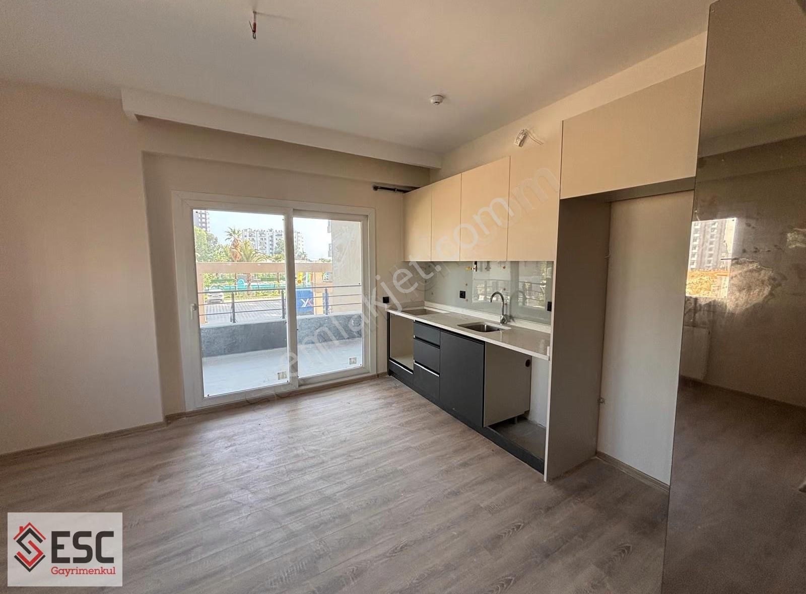 Esc'den 75.yıl Mh'de Tek Blok Havuzlu Site İçi 2+1 Daire Esc2205