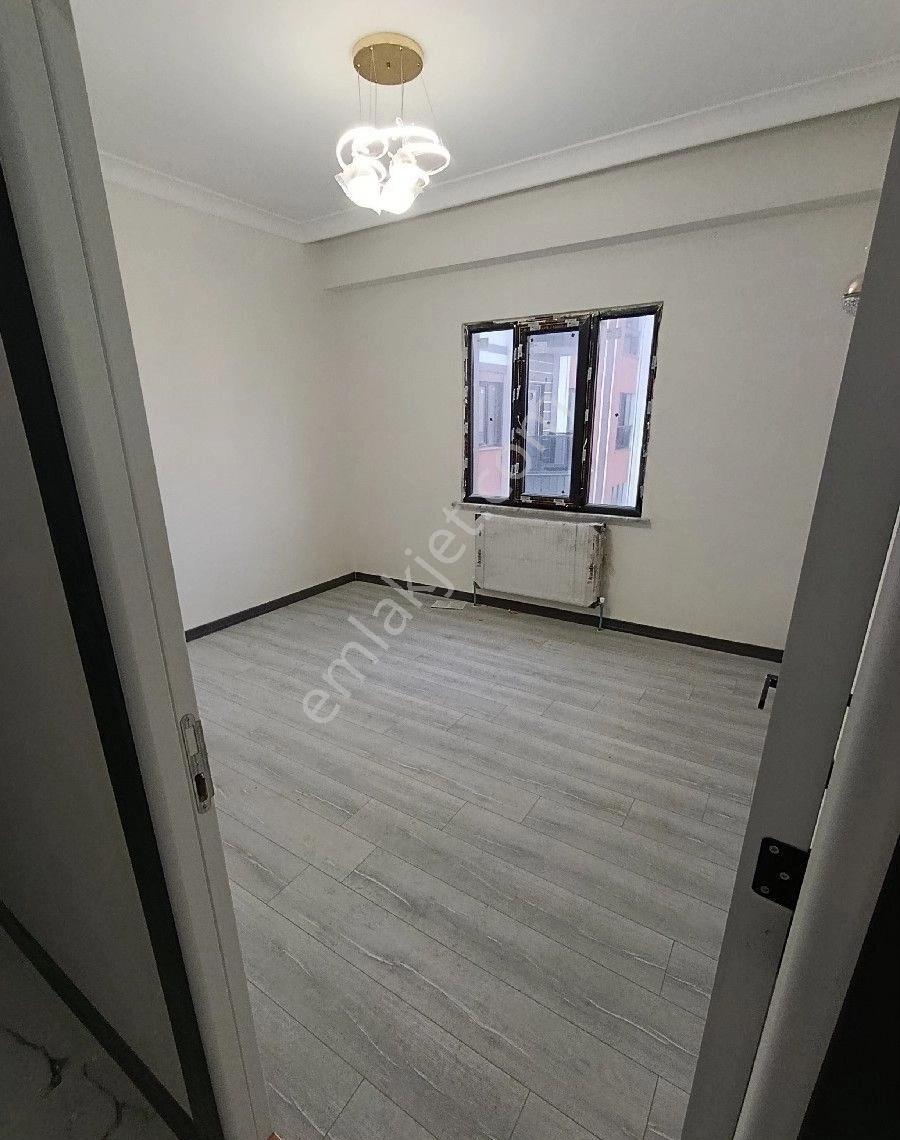 1.69 Oranlı %50 Krediyle Arnavutköy Sitede Satılık 2+1 Ara Kat Daire - Görsel 6