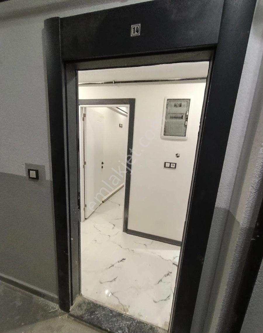 1.69 Oranlı %50 Krediyle Arnavutköy Sitede Satılık 2+1 Ara Kat Daire