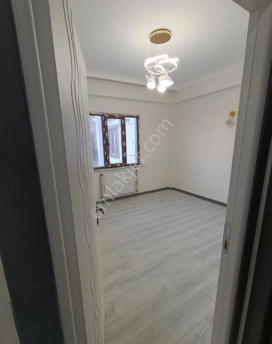 1.69 Oranlı %50 Krediyle Arnavutköy Sitede Satılık 2+1 Ara Kat Daire - Görsel 3