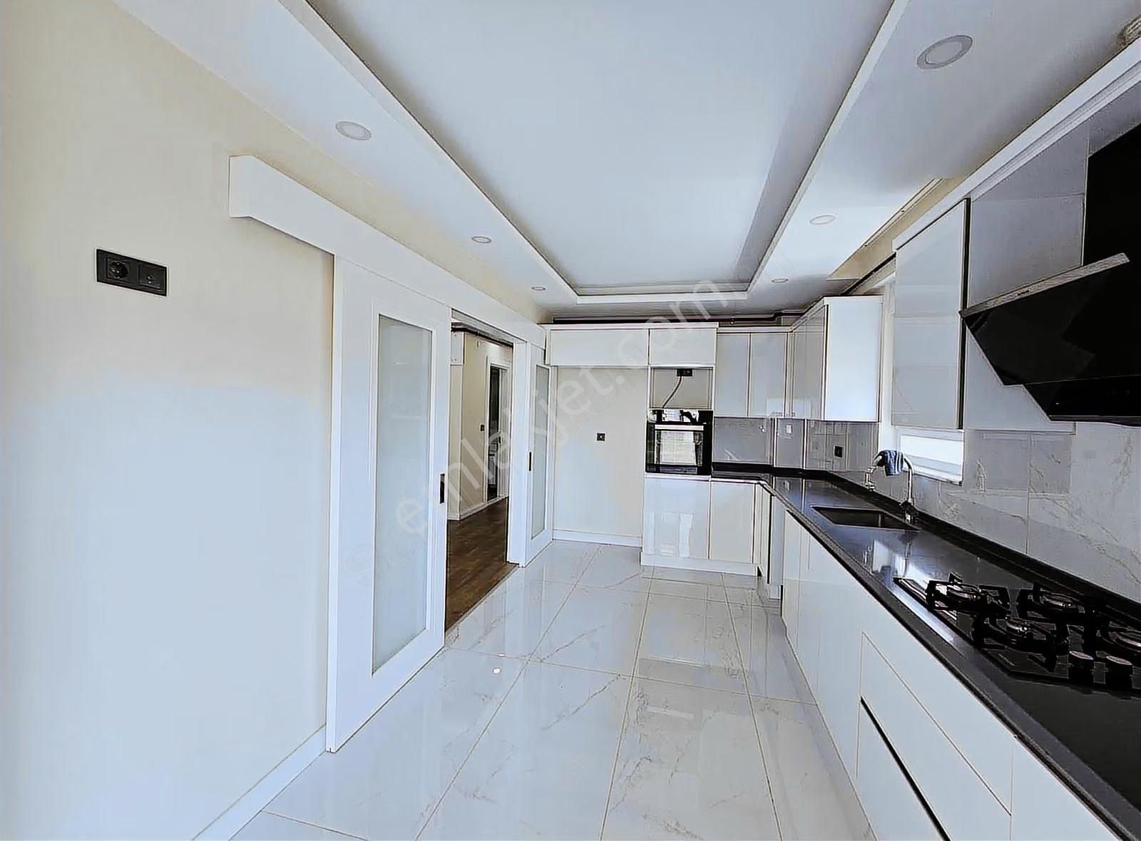 Döşemealtın'da Ayrı Mutfaklı Site'de Kiralık 2+1 Daire - Görsel 3