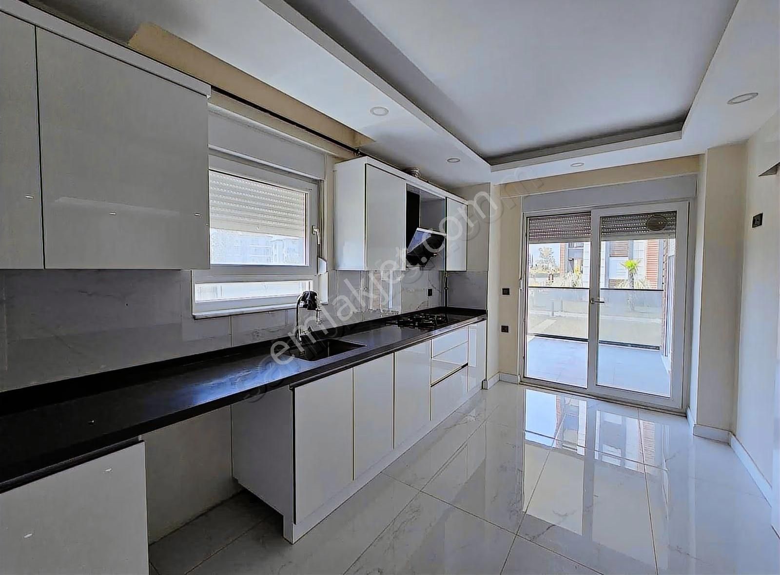 Döşemealtın'da Ayrı Mutfaklı Site'de Kiralık 2+1 Daire - Görsel 9