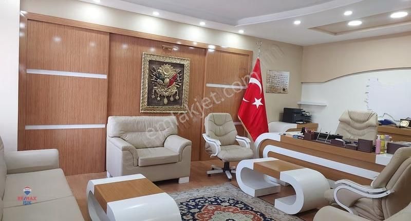 130 M² Arsa Payı Ve Havaalanına Bir Kaç Dakika Mesafede 7+1 - Görsel 12